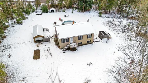 4 Youngs Drive Leeds ME 04263