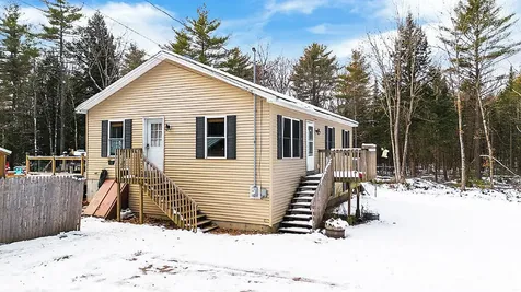 4 Youngs Drive Leeds ME 04263