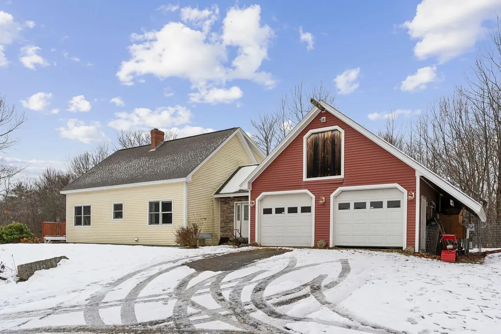 30 Pine Tree Lane Augusta ME 04330