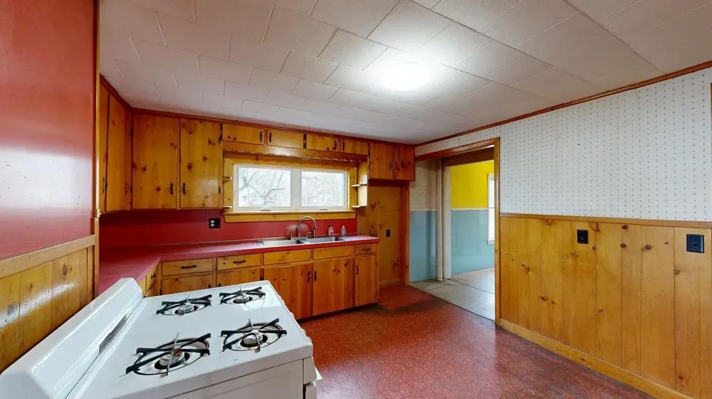 188 Pleasant Street Richmond ME 04357