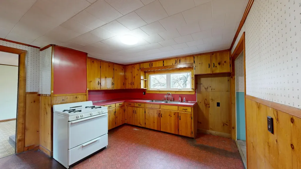 188 Pleasant Street Richmond ME 04357
