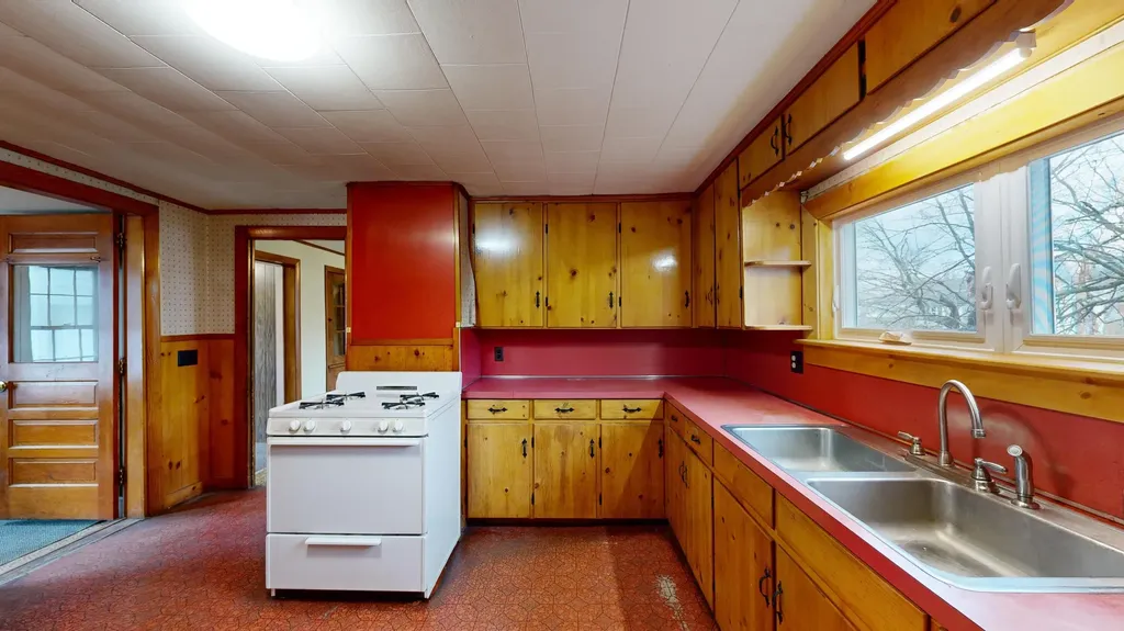 188 Pleasant Street Richmond ME 04357