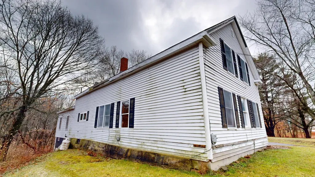 188 Pleasant Street Richmond ME 04357