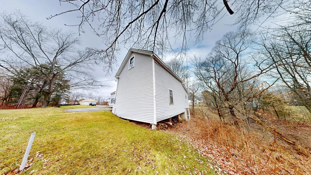 188 Pleasant Street Richmond ME 04357