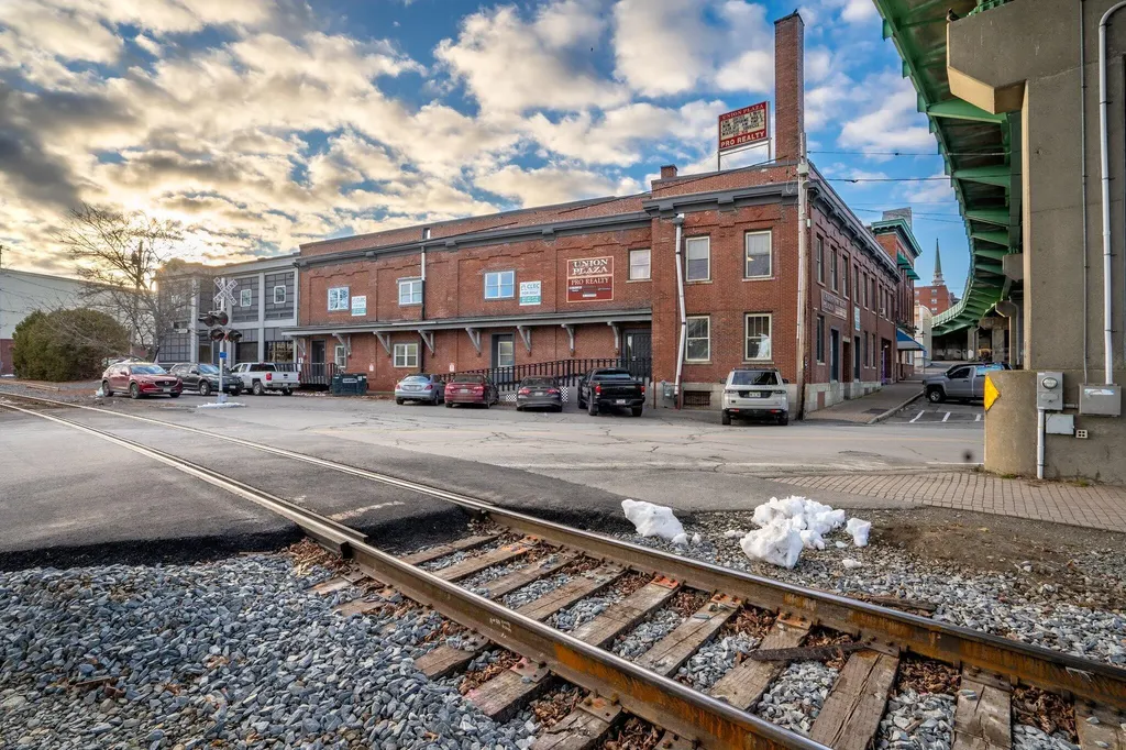 4 Union Plaza Bangor ME 04401