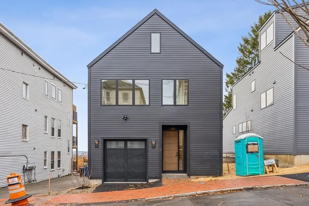 26 Sheridan Street Portland ME 04101