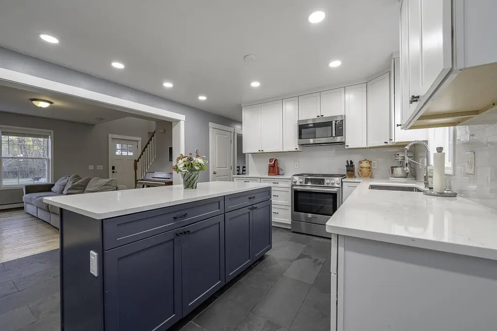 705 River Road Bowdoinham ME 04008