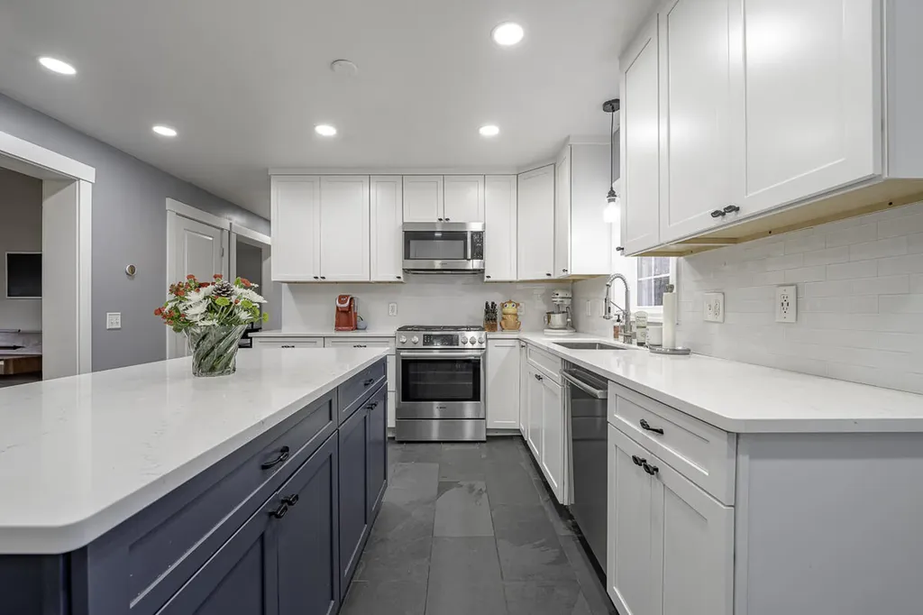 705 River Road Bowdoinham ME 04008