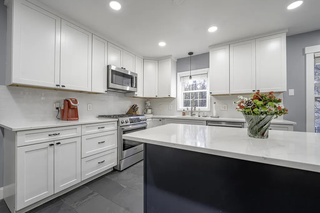 705 River Road Bowdoinham ME 04008