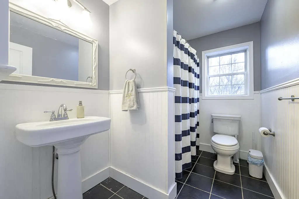 705 River Road Bowdoinham ME 04008