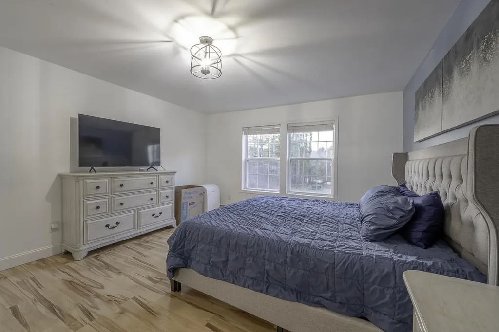 705 River Road Bowdoinham ME 04008