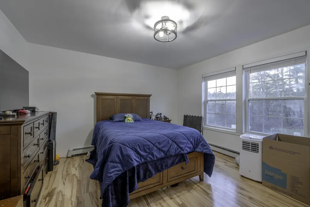 705 River Road Bowdoinham ME 04008
