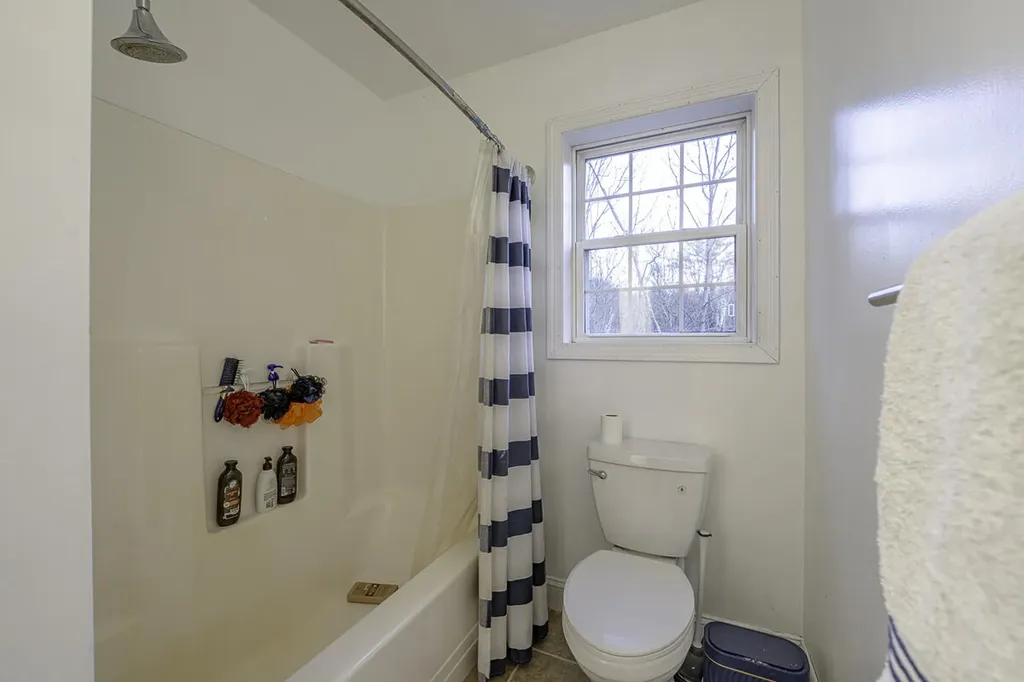 705 River Road Bowdoinham ME 04008