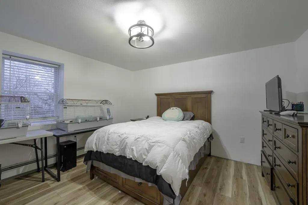 705 River Road Bowdoinham ME 04008