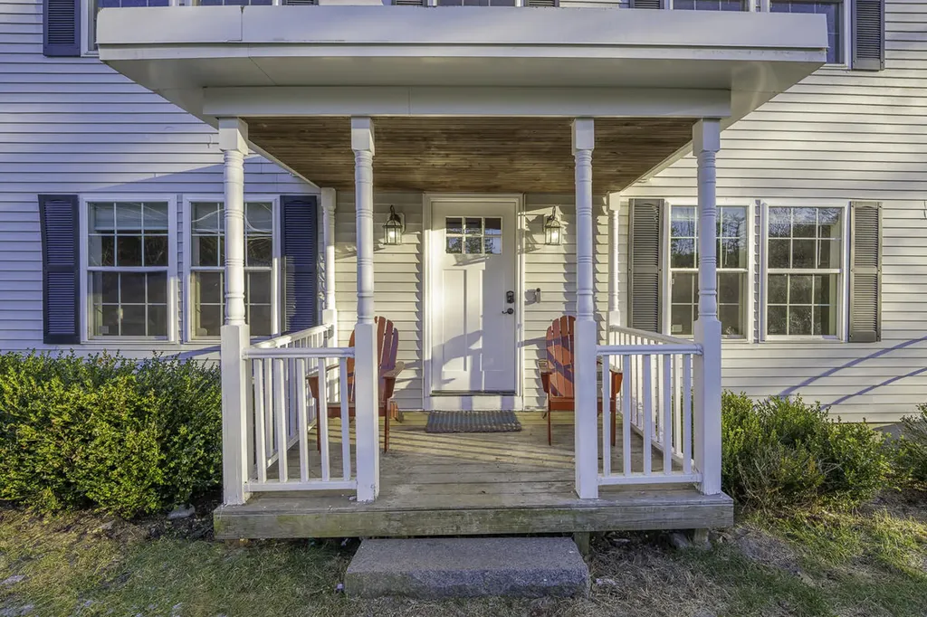 705 River Road Bowdoinham ME 04008