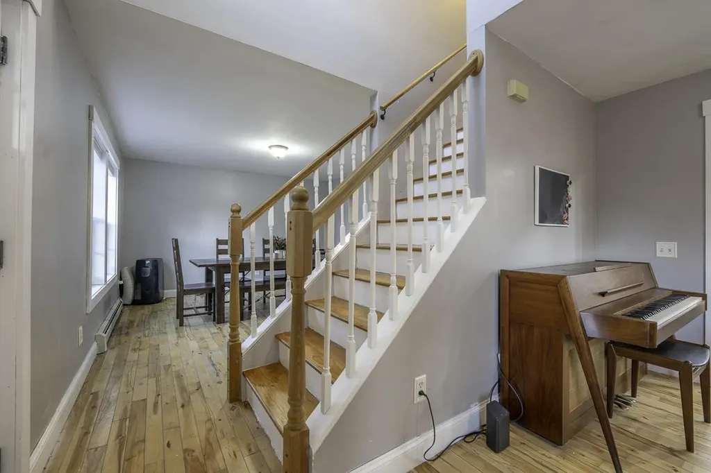 705 River Road Bowdoinham ME 04008