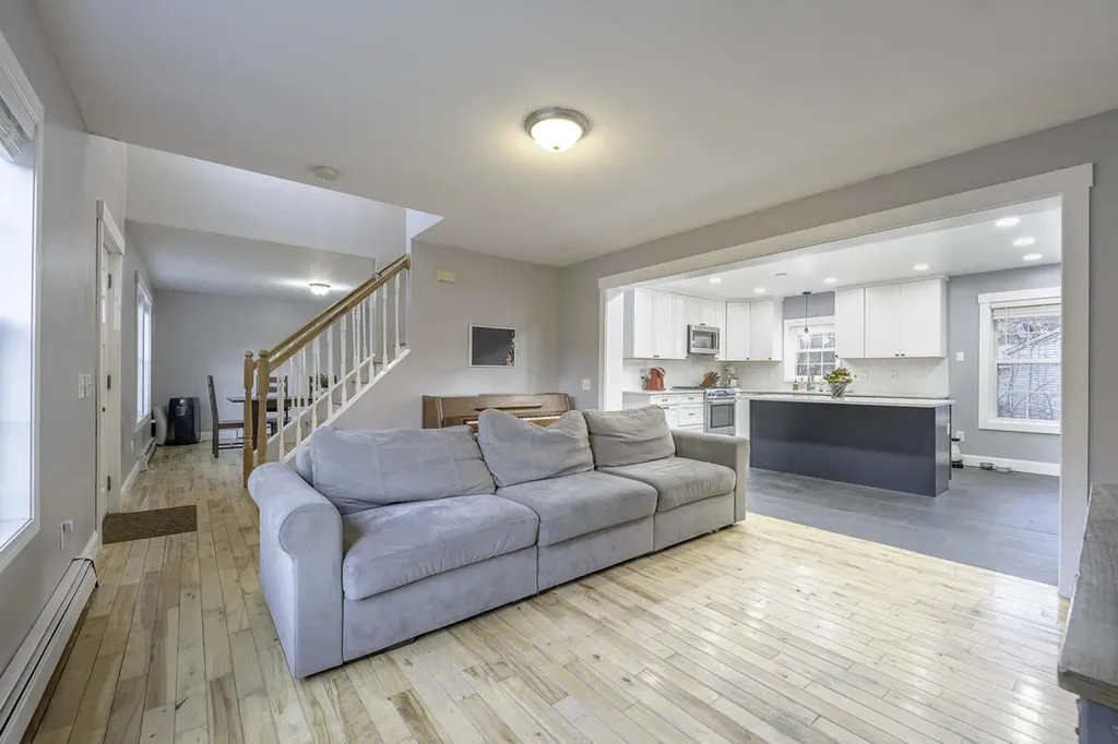 705 River Road Bowdoinham ME 04008