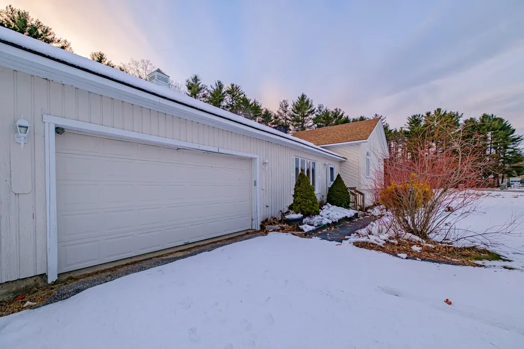 11 Sunnybrook Farm Road Bridgton ME 04009