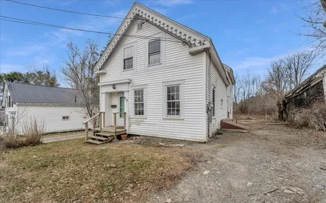 29 Washington Street Winterport ME 04496