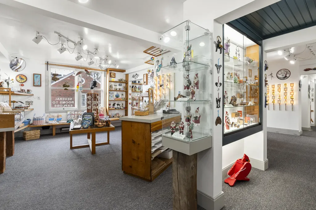 37 Townsend Avenue Boothbay Harbor ME 04538
