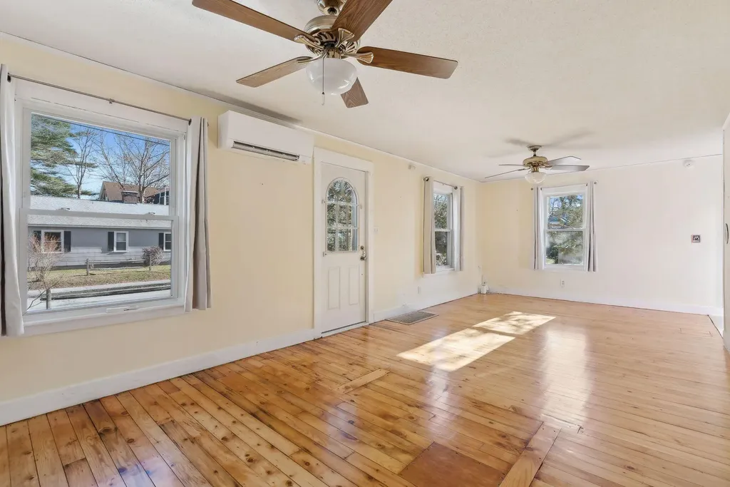 98 Spring Street Brunswick ME 04011