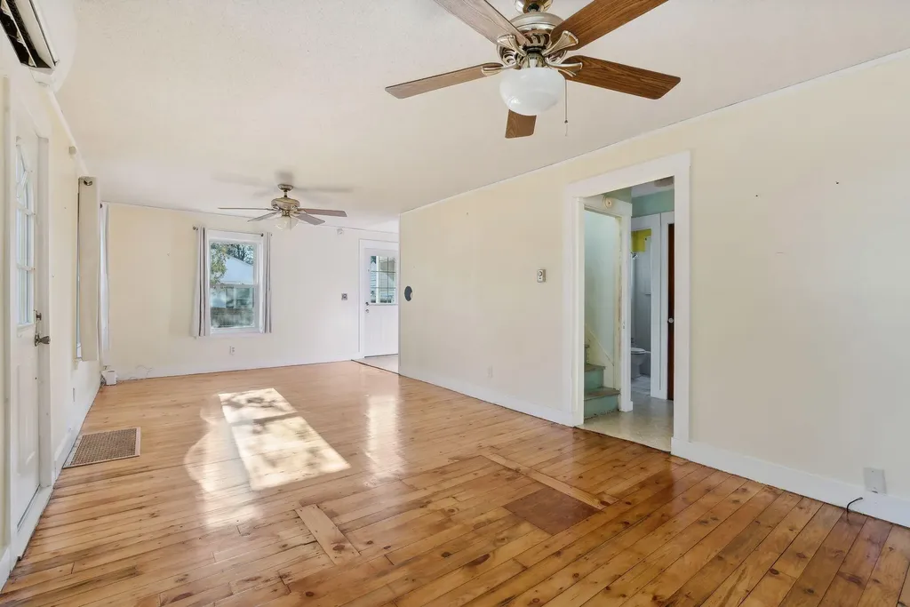 98 Spring Street Brunswick ME 04011