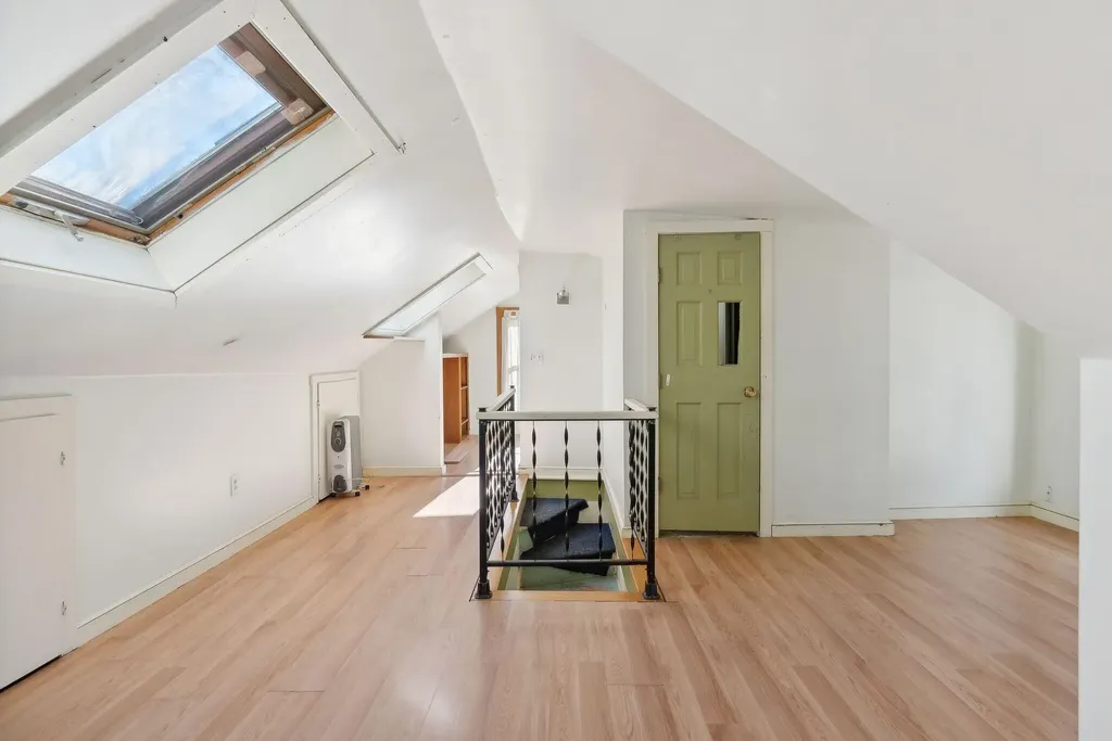 98 Spring Street Brunswick ME 04011