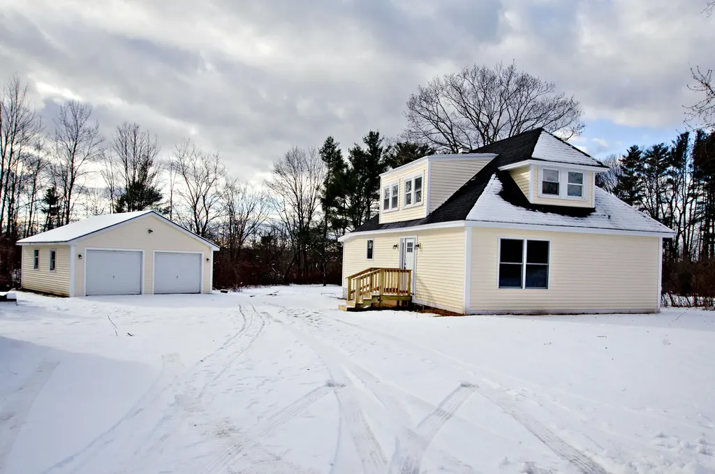 24 Constellation Drive Auburn ME 04210