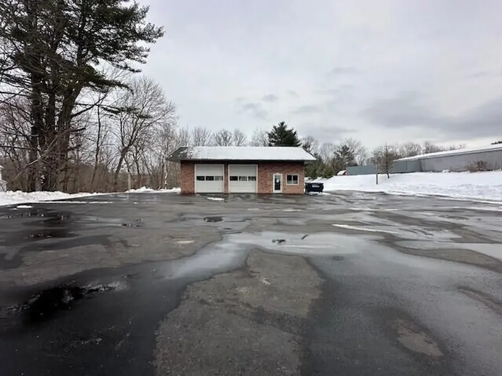 1085 Main Street Lewiston ME 04240