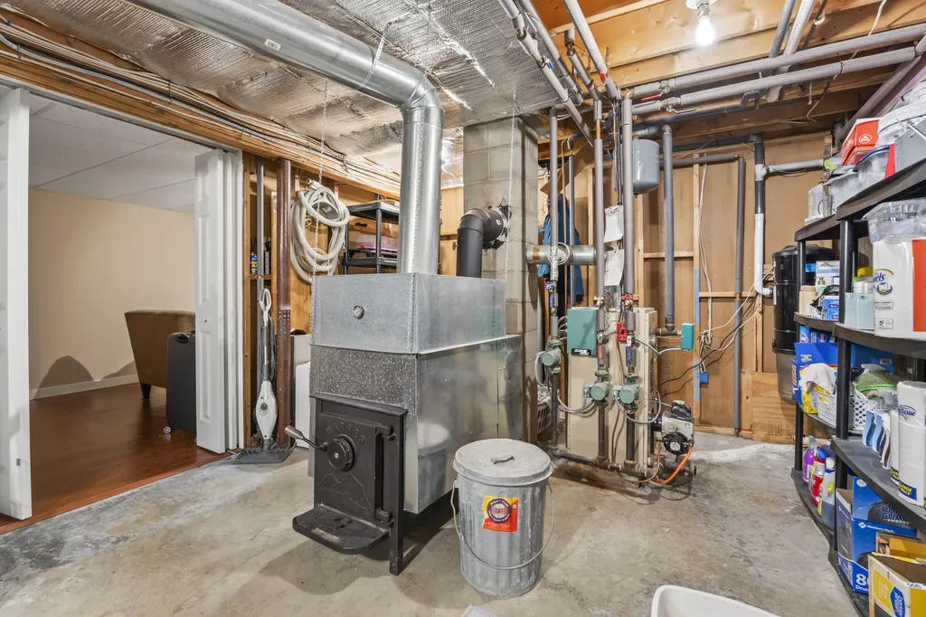 8 Sheffield Avenue Lewiston ME 04240