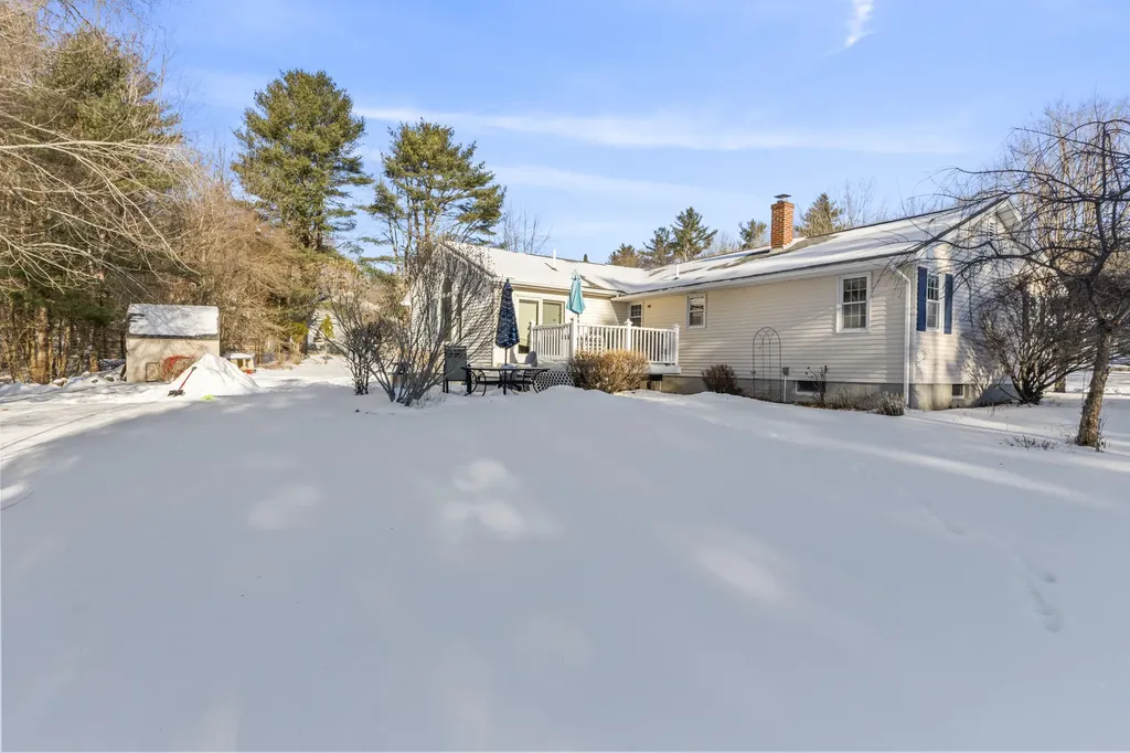 8 Sheffield Avenue Lewiston ME 04240