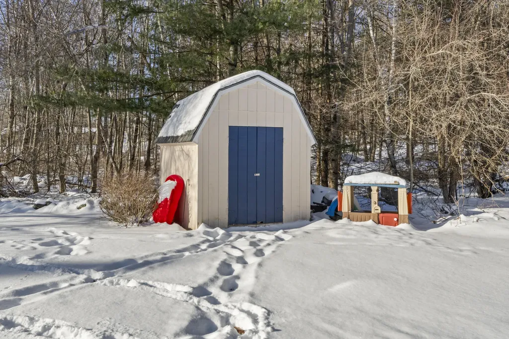 8 Sheffield Avenue Lewiston ME 04240