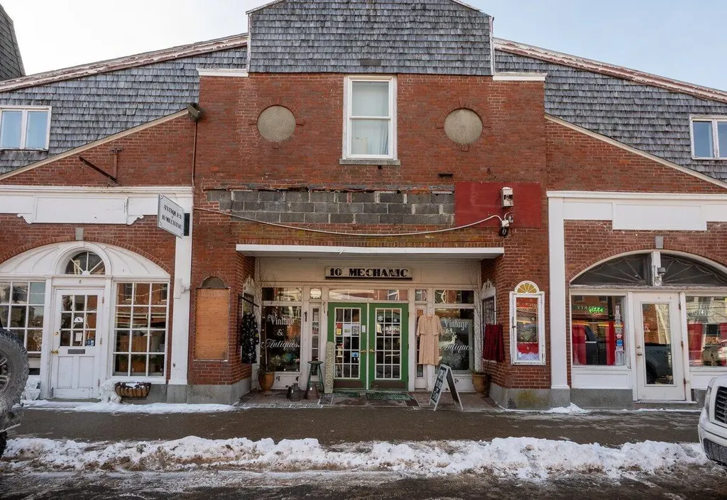 10 Mechanic Street Camden ME 04843