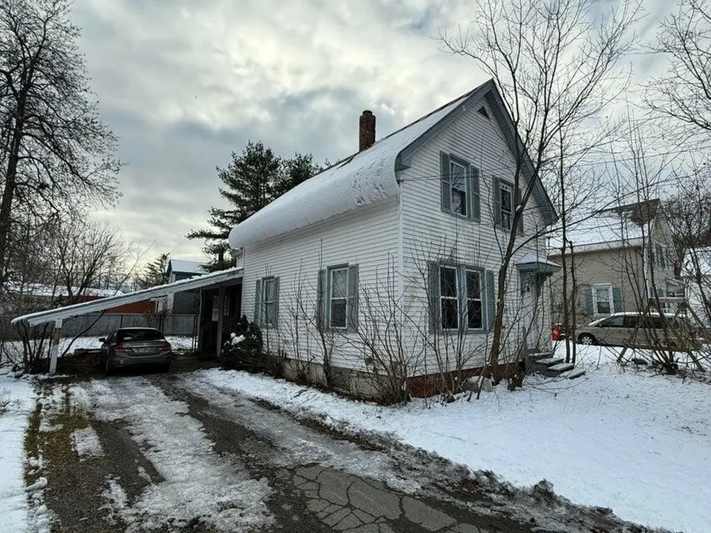 1 Wentworth Court Waterville ME 04901