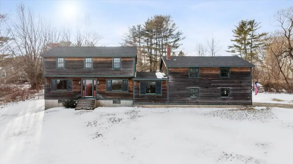 15 Lakeshore Drive Winthrop ME 04364
