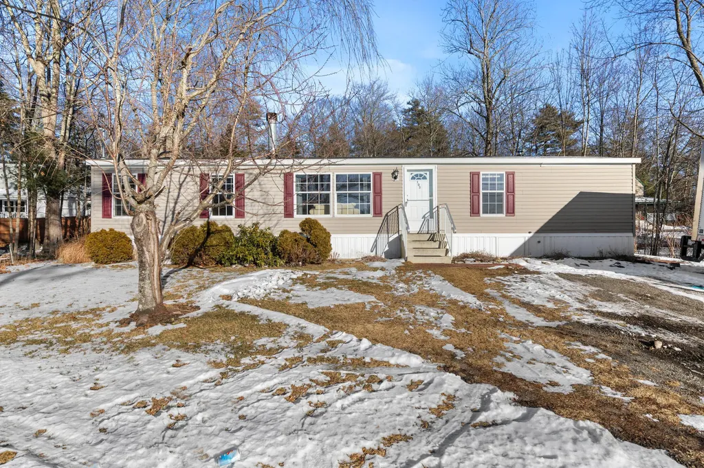 105 Ledgewood Drive Falmouth ME 04105