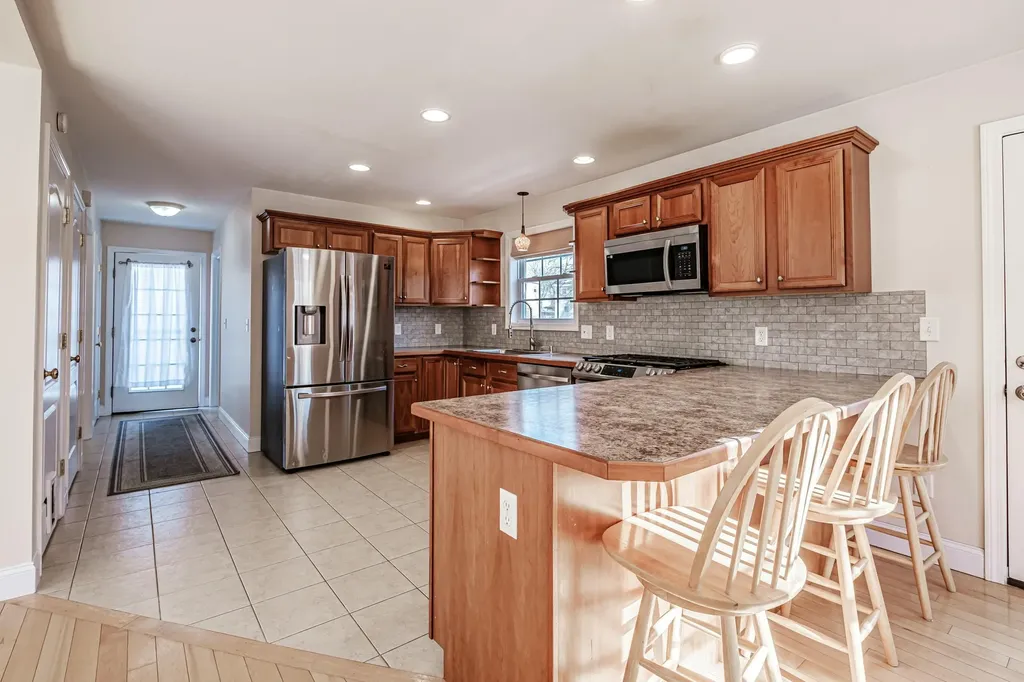 15 Amy Lane Westbrook ME 04092