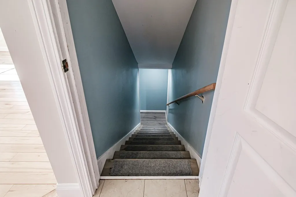 15 Amy Lane Westbrook ME 04092