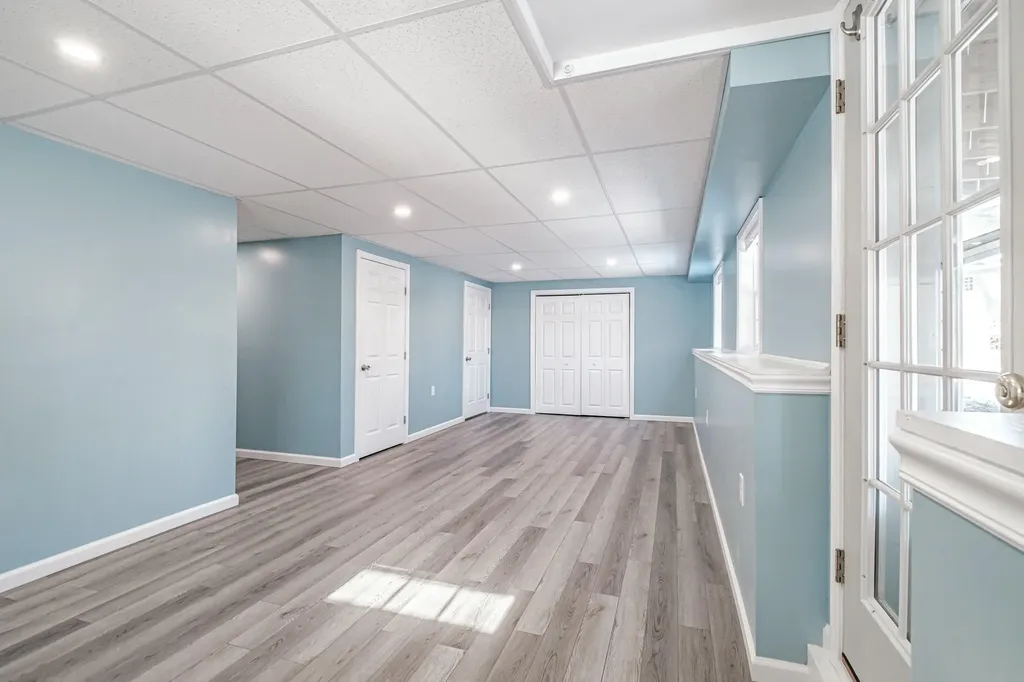 15 Amy Lane Westbrook ME 04092