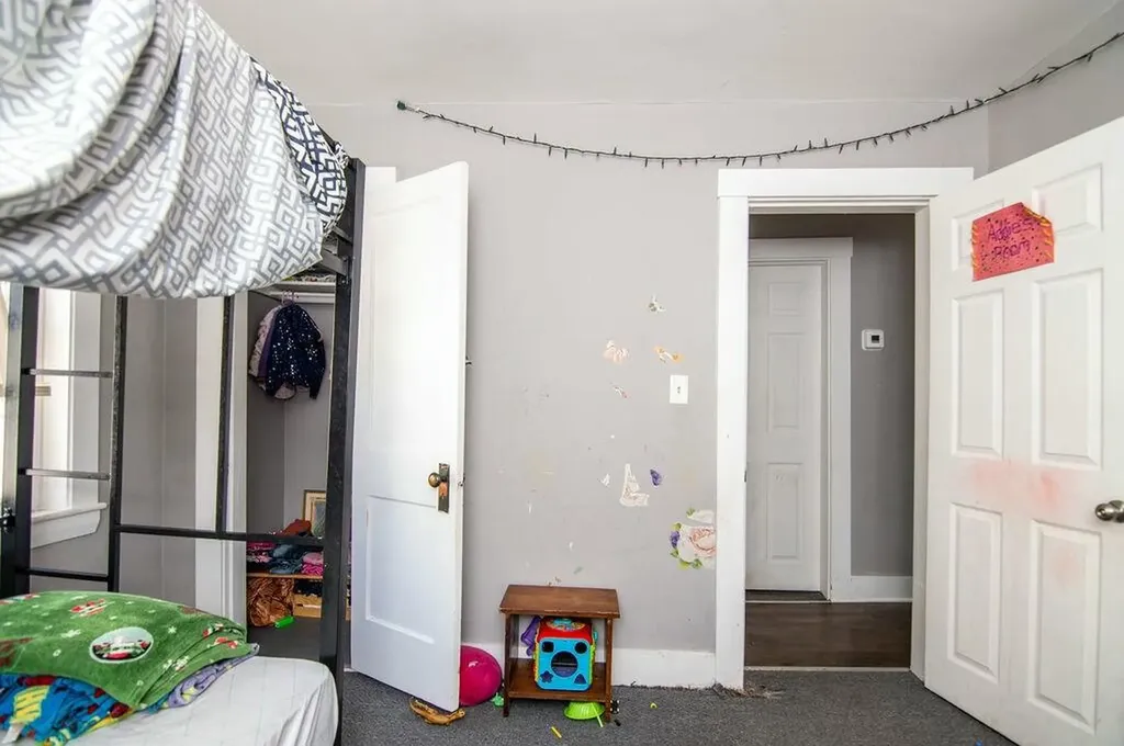 49 Nichol Street Paris ME 04281