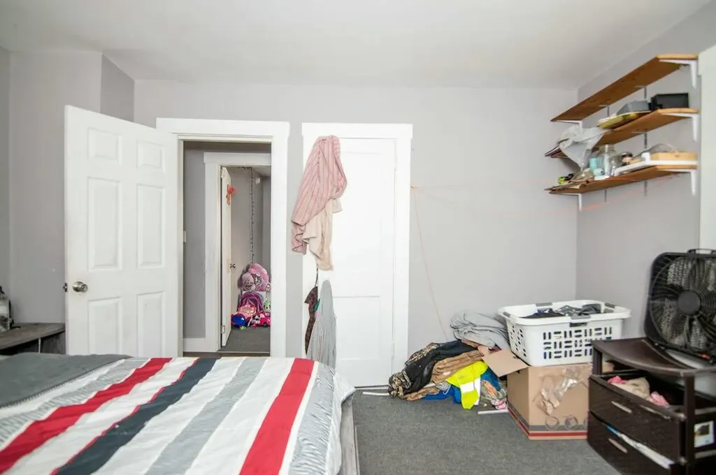 49 Nichol Street Paris ME 04281