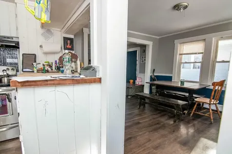 49 Nichol Street Paris ME 04281