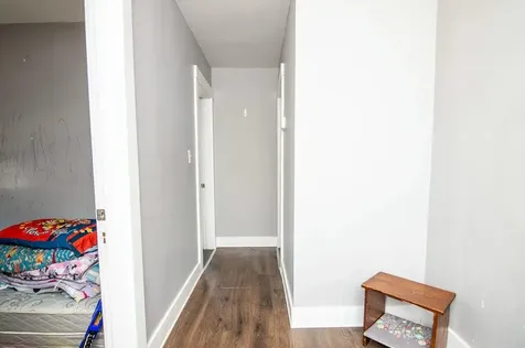 49 Nichol Street Paris ME 04281