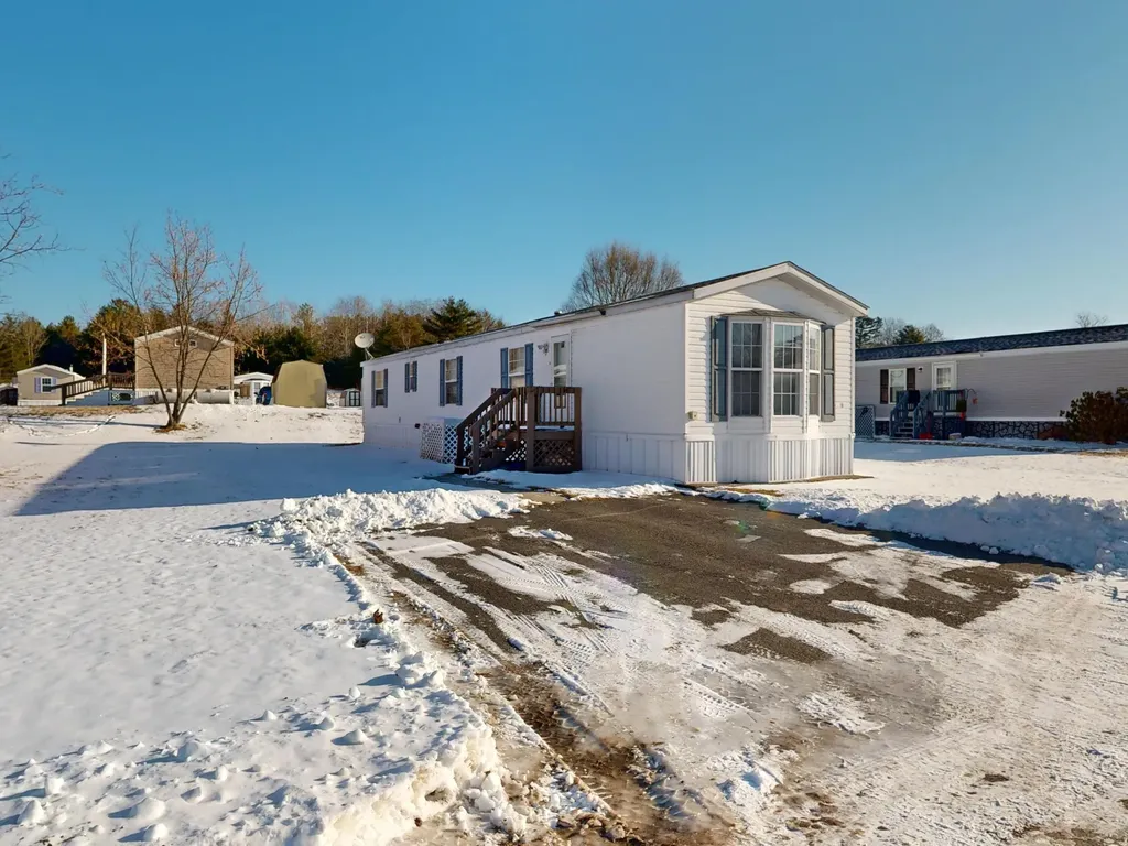 10 Sarah Avenue Lewiston ME 04240