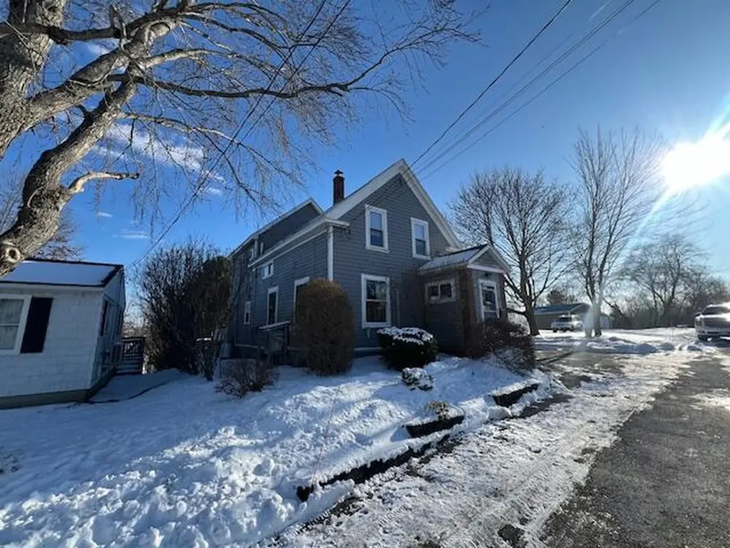 24 Hewey Street Bangor ME 04401