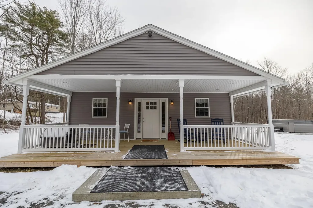 6 Breezy Acres Mount Vernon ME 04352