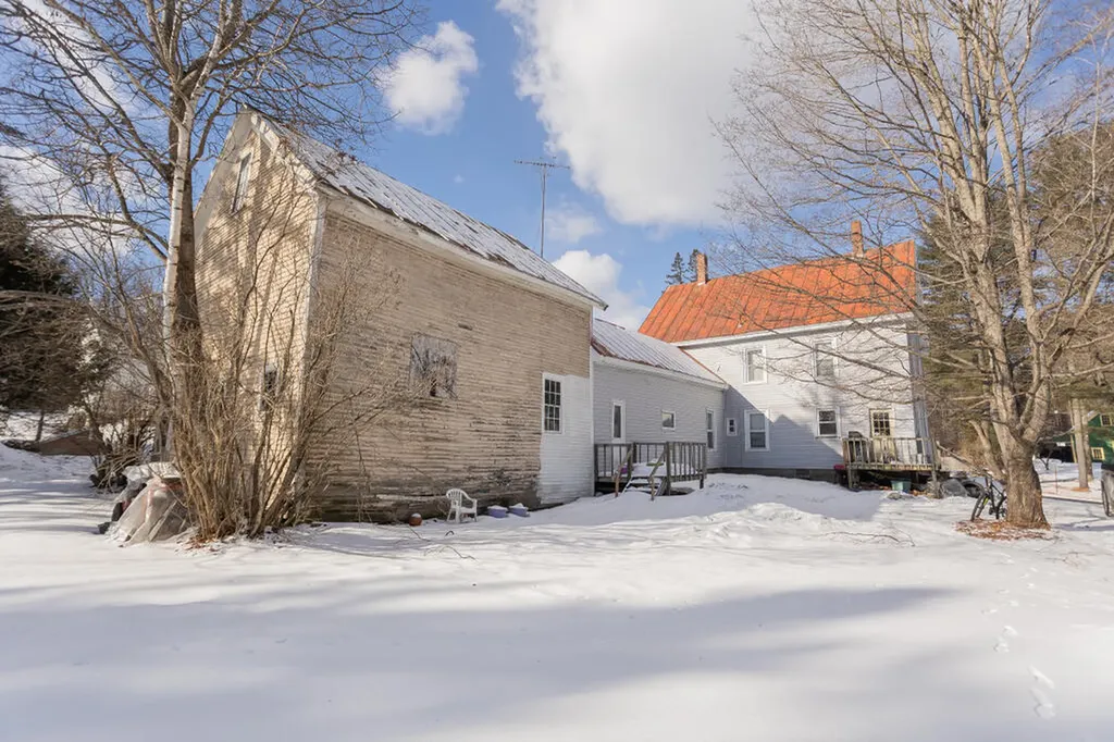 167-169 Perham Street Farmington ME 04938