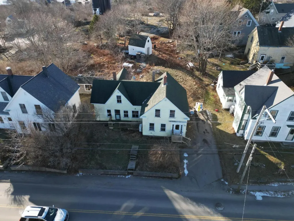 32 High Street Vinalhaven ME 04863