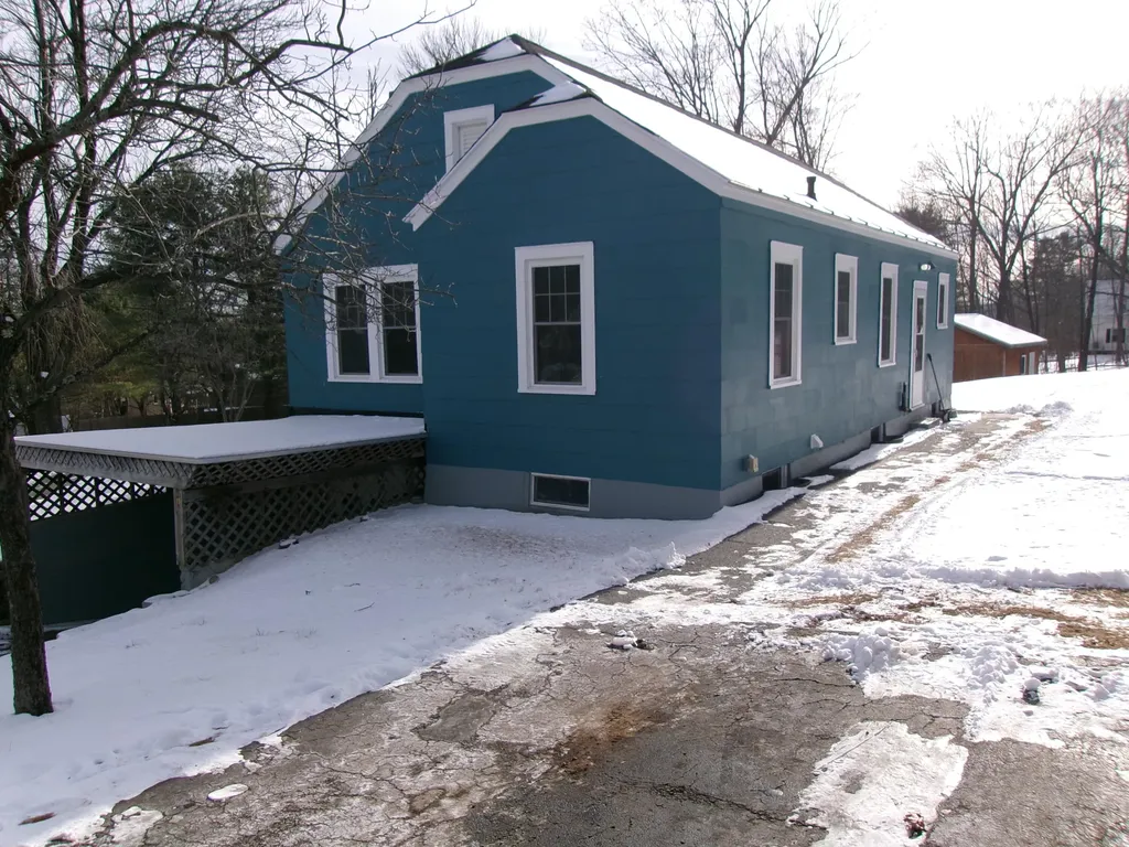 667 Court Street Auburn ME 04210