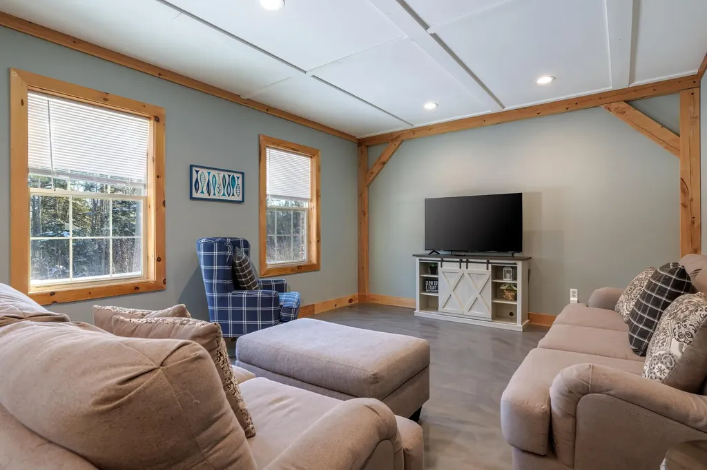 19 Autumn Road Ellsworth ME 04605
